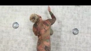 Famous Nudes a poppin Tattoo Woman Gets nasty